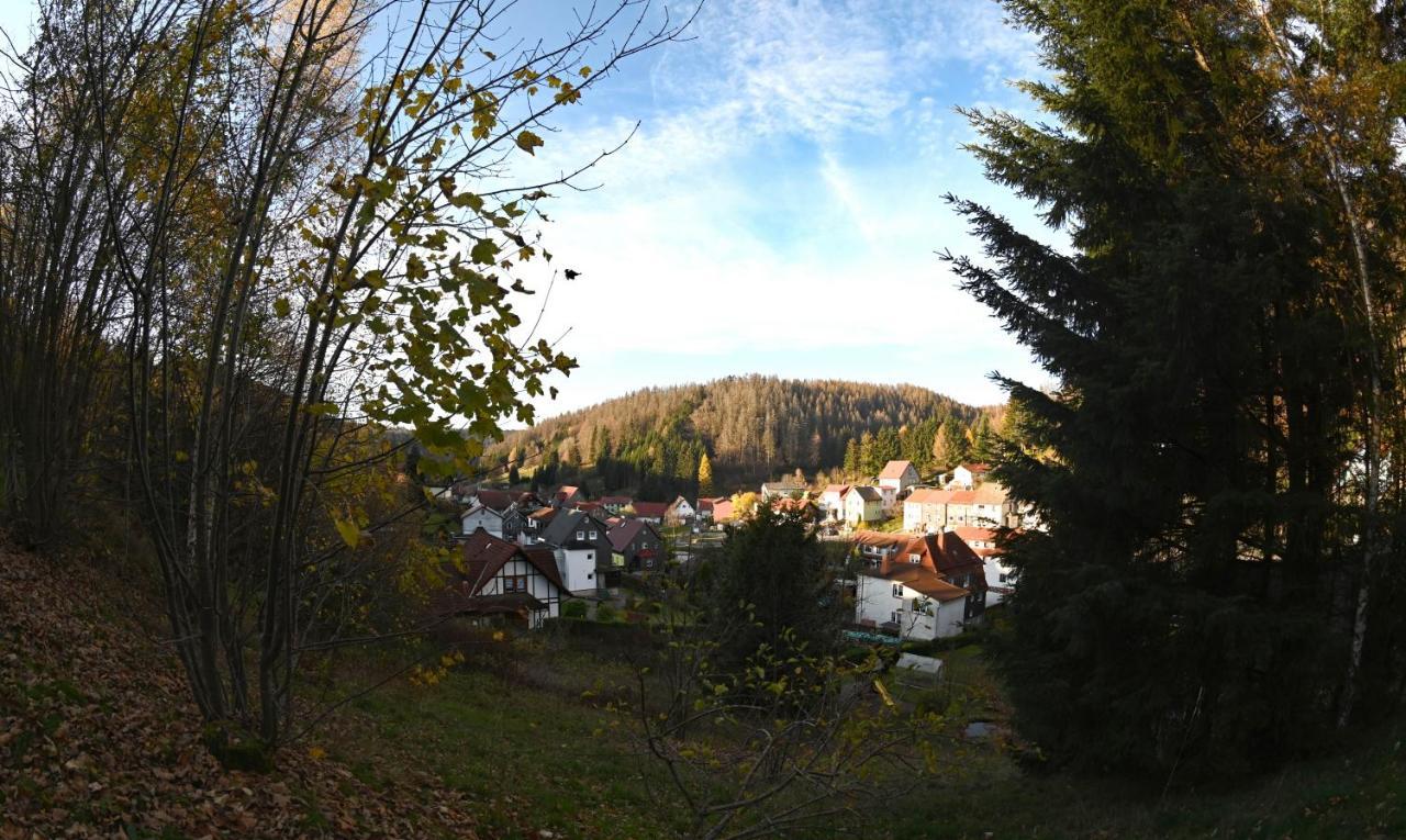 Gasthof & Pension "Schwarzer Adler" Masserberg Exterior photo